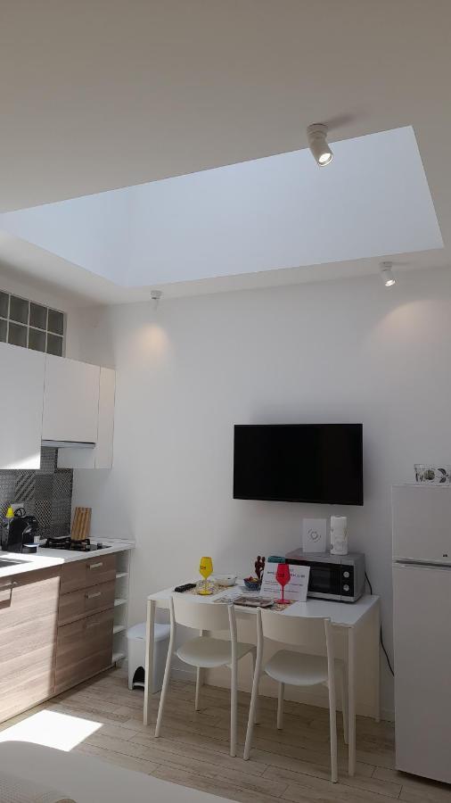 Barbara Classy Apartment 101 Syracuse Bagian luar foto