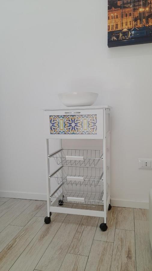 Barbara Classy Apartment 101 Syracuse Bagian luar foto