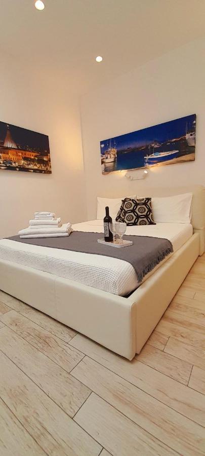 Barbara Classy Apartment 101 Syracuse Bagian luar foto