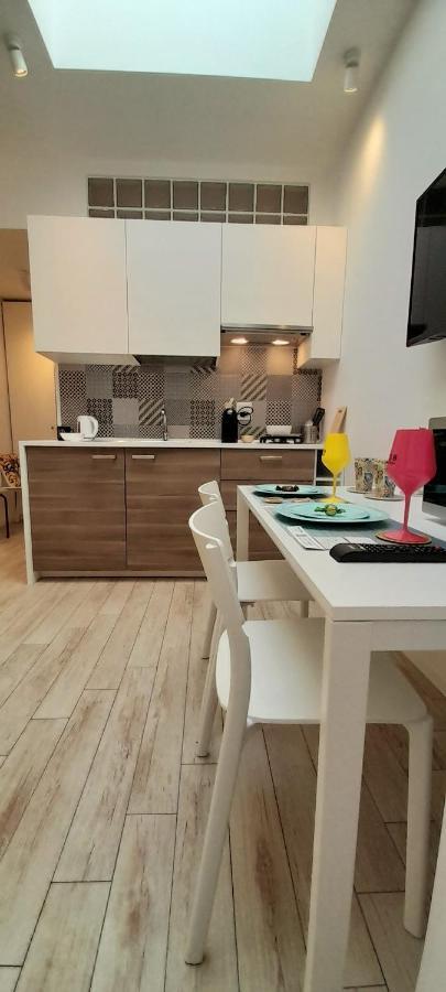 Barbara Classy Apartment 101 Syracuse Bagian luar foto